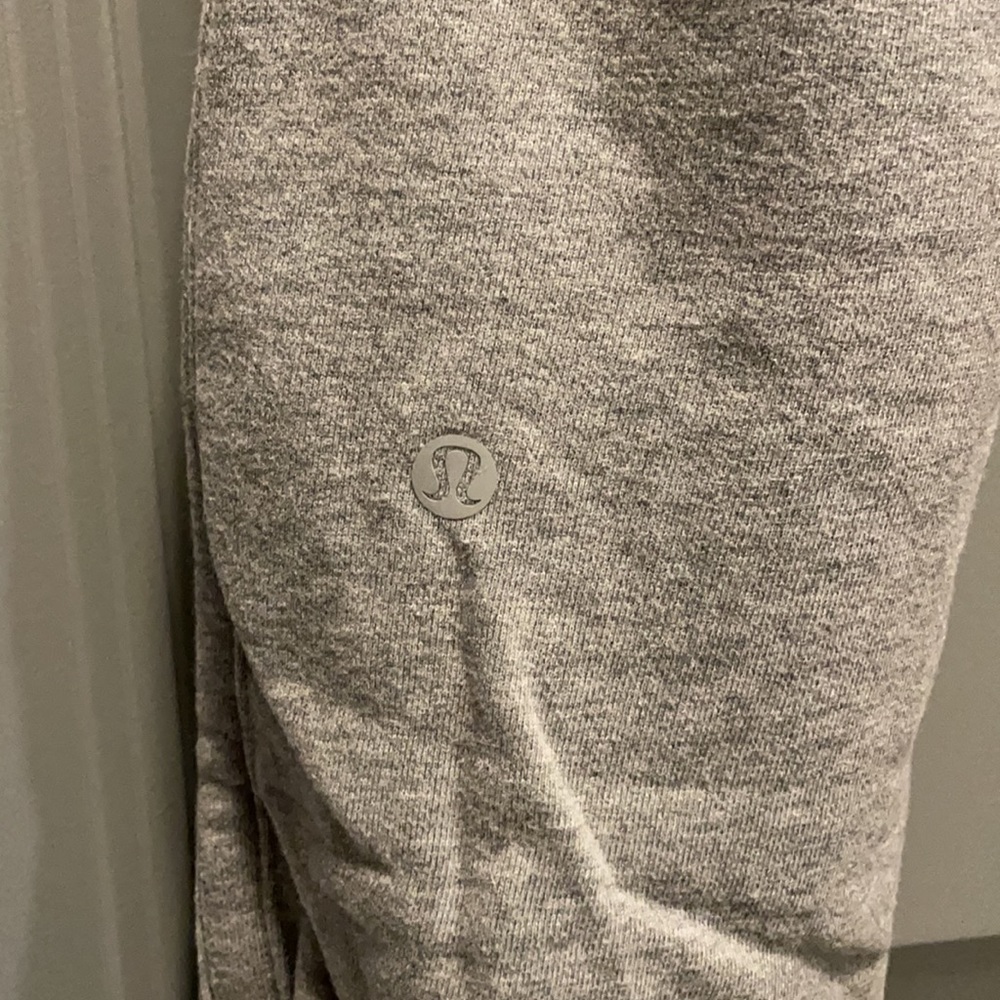 Lululemon - Picture 4 of 5